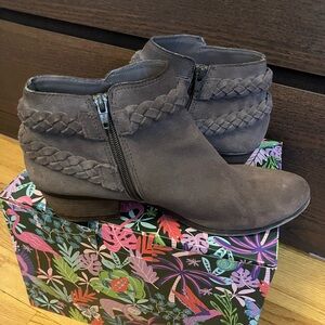 G.H. Bass & Co. Braided Light Brown Ankle Boots